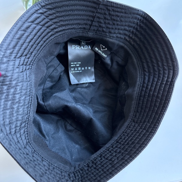 Prada bucket hat - Picture 2 of 2